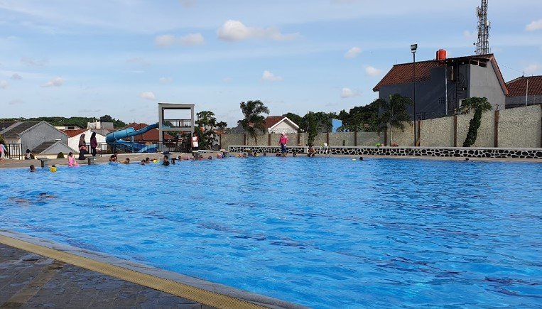 Kolam Renang Utama